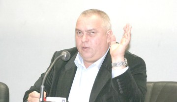 Continuă lupta în instanţă: afaceristul Turbatu cere sancţionarea lui Nicuşor Constantinescu pentru neexecutarea unei hotărâri